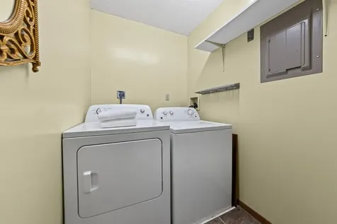 1560 Wheelock Lane Saint Paul MN 55117