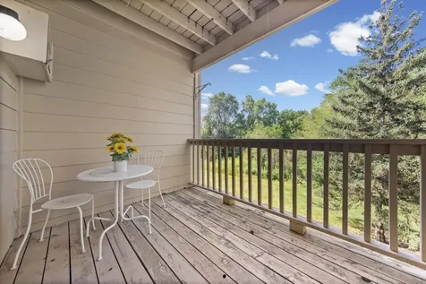 1560 Wheelock Lane Saint Paul MN 55117
