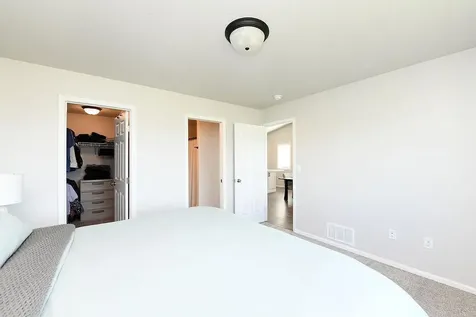 1444 69 Avenue S Fargo ND 58104