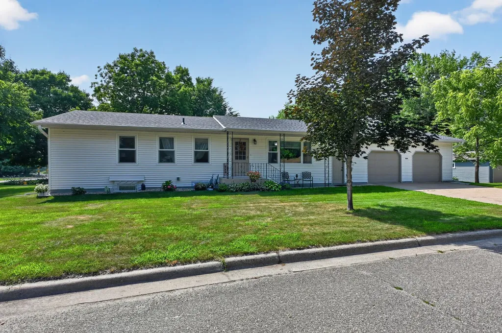 1424 Ash Street Alexandria MN 56308