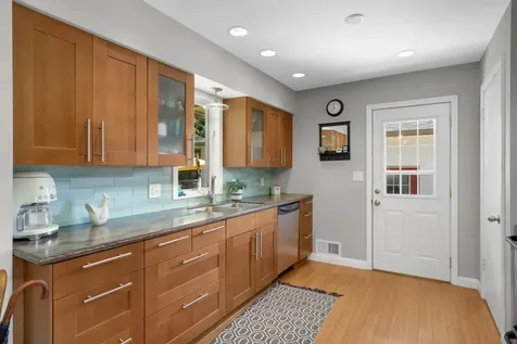 3407 Payne Avenue Vadnais Heights MN 55127