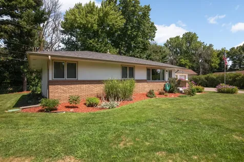 3407 Payne Avenue Vadnais Heights MN 55127