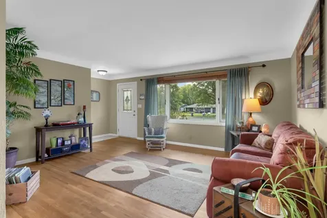 3407 Payne Avenue Vadnais Heights MN 55127