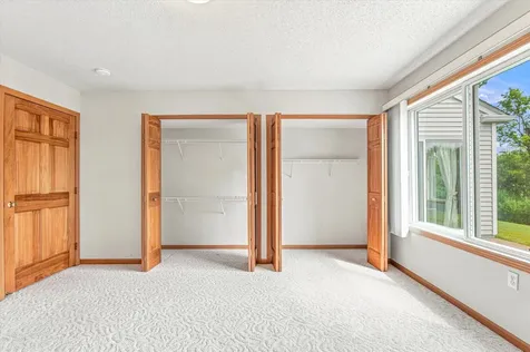 7588 Ojibway Park Bay Woodbury MN 55125