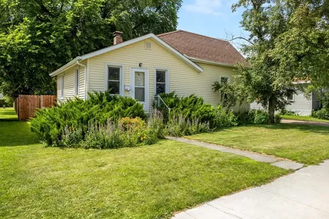 527 1st Street N Wahpeton ND 58075