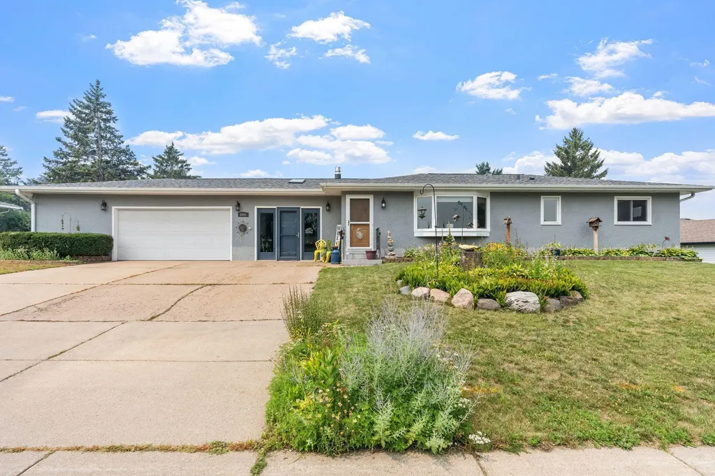 6841 Carmen Avenue Inver Grove Heights MN 55076