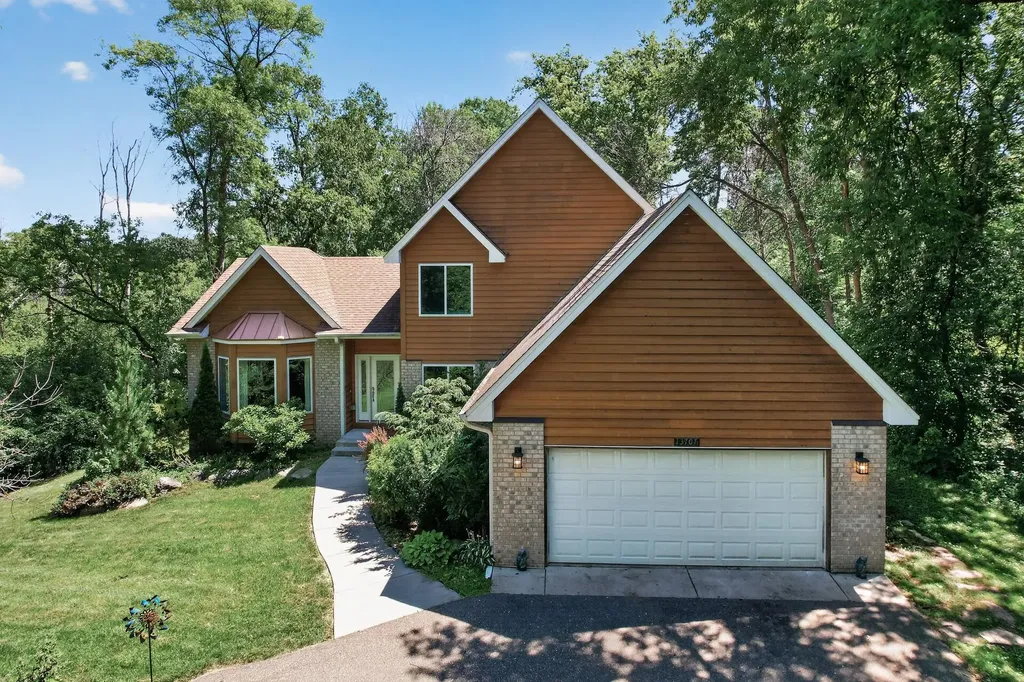 13707 Green Briar Drive Minnetonka MN 55305