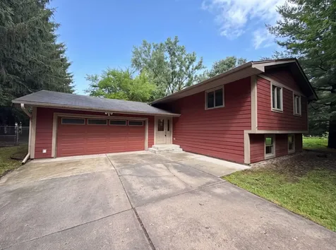 5243 Latta Street North Saint Paul MN 55110
