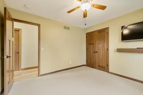 16958 Dynamic Drive Lakeville MN 55044