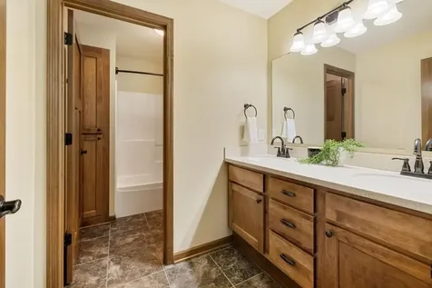 16958 Dynamic Drive Lakeville MN 55044