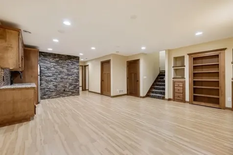 16958 Dynamic Drive Lakeville MN 55044