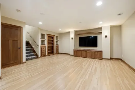 16958 Dynamic Drive Lakeville MN 55044