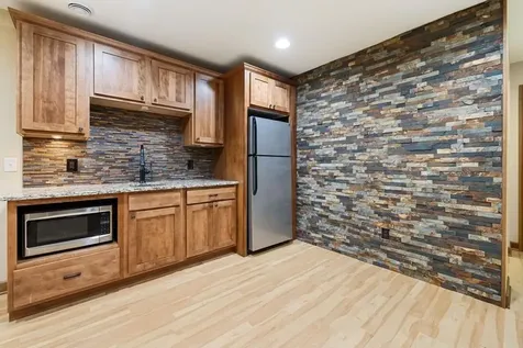 16958 Dynamic Drive Lakeville MN 55044