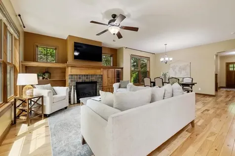 16958 Dynamic Drive Lakeville MN 55044