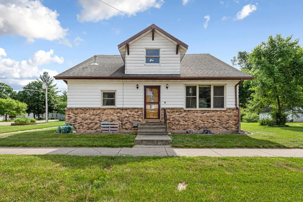 240 Rice Street N Kasota MN 56050