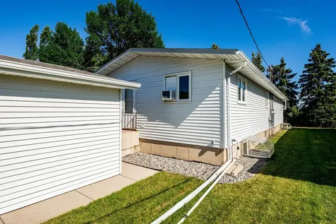 3119-3121 10th Avenue N Fargo ND 58102