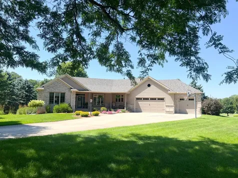 7005 Halifax Lane NW Rochester MN 55901