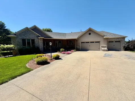 7005 Halifax Lane NW Rochester MN 55901