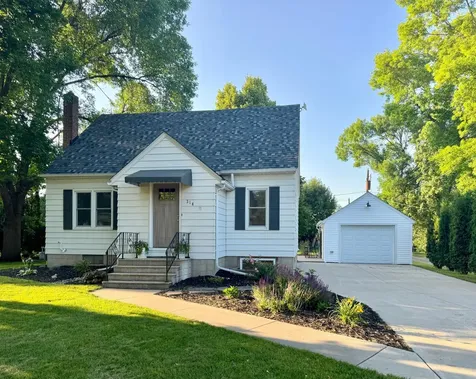 314 Colfax Avenue NW Renville MN 56284