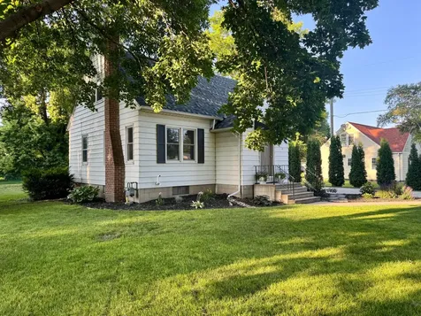 314 Colfax Avenue NW Renville MN 56284
