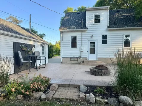 314 Colfax Avenue NW Renville MN 56284