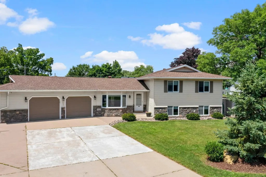 16255 Gannon Avenue W Rosemount MN 55068