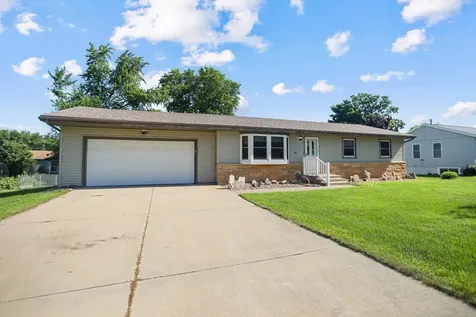403 Jane Street E Morristown MN 55052