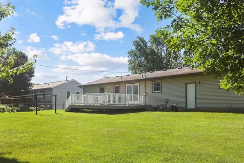 403 Jane Street E Morristown MN 55052