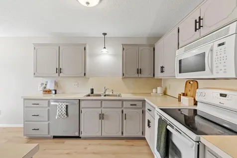 324 Naumkeag Street S Shakopee MN 55379