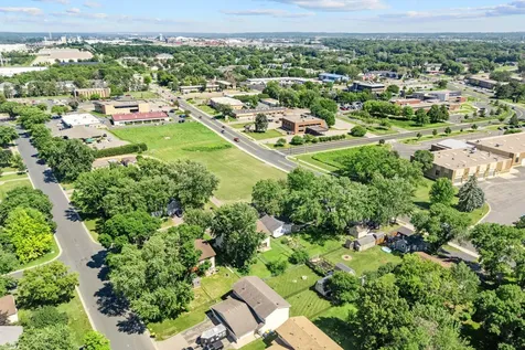 324 Naumkeag Street S Shakopee MN 55379