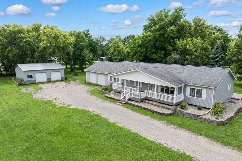 403 W Margaret Street Fairmont MN 56031