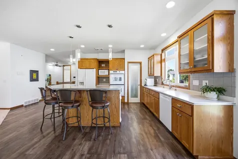 868 32nd Street S Moorhead MN 56560
