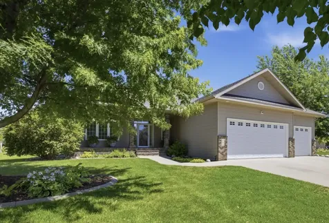 868 32nd Street S Moorhead MN 56560