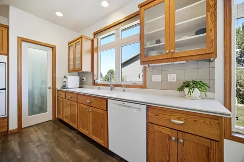 868 32nd Street S Moorhead MN 56560