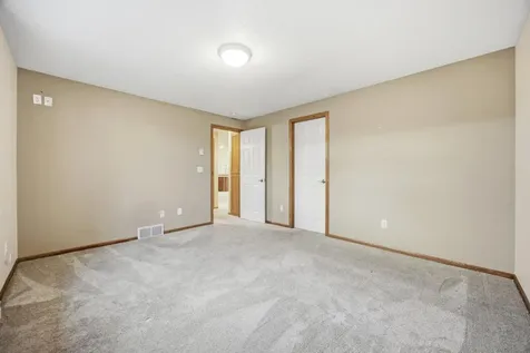 868 32nd Street S Moorhead MN 56560