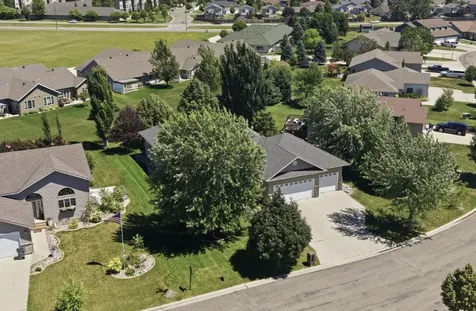 868 32nd Street S Moorhead MN 56560