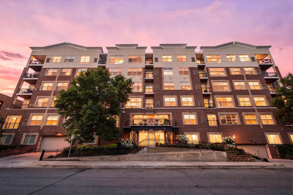 301 Oak Grove Street Minneapolis MN 55403