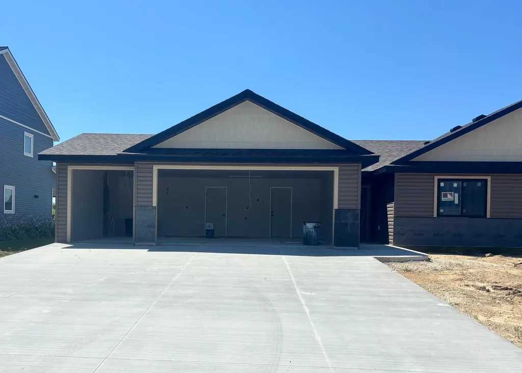 305 11th Street N Goodhue MN 55027