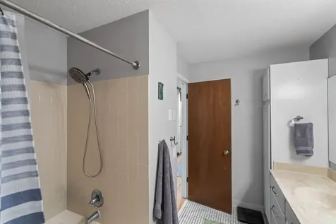 1372 Carling Drive Saint Paul MN 55108