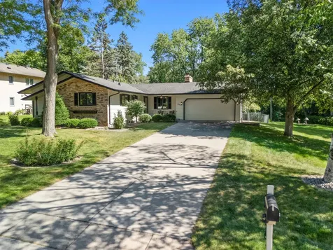 8009 37th Avenue N New Hope MN 55427