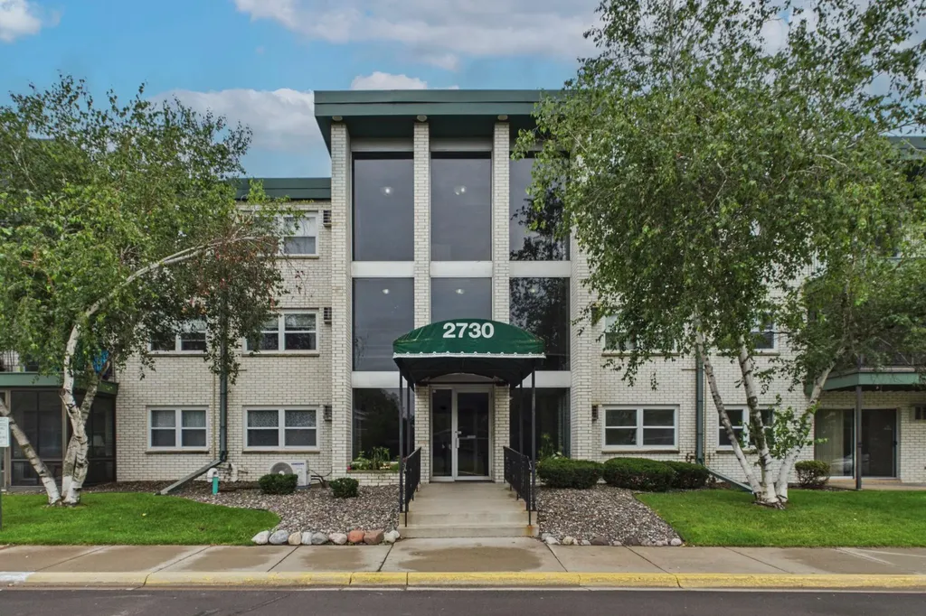 2730 Dale Street N Roseville MN 55113