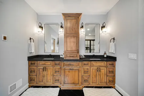 8524 Haeg Drive Bloomington MN 55431