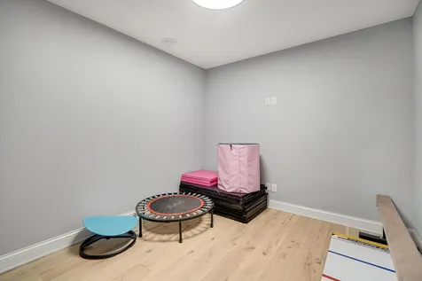 8524 Haeg Drive Bloomington MN 55431