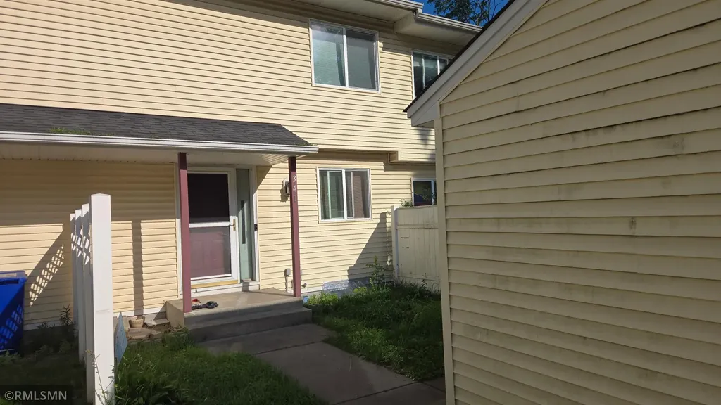 341 Winifred Street E Saint Paul MN 55107