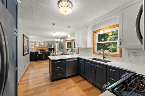 1946 Lochaven Alcove Woodbury MN 55125