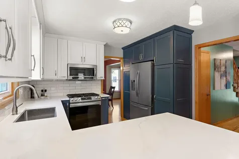 1946 Lochaven Alcove Woodbury MN 55125