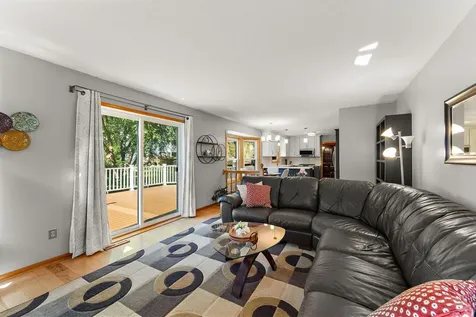 1946 Lochaven Alcove Woodbury MN 55125