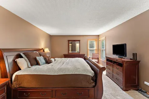 1946 Lochaven Alcove Woodbury MN 55125