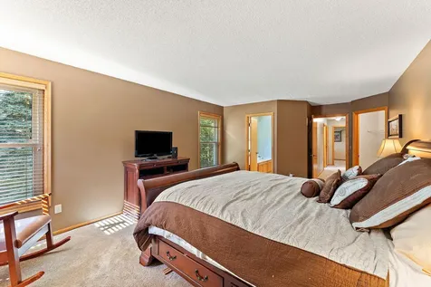 1946 Lochaven Alcove Woodbury MN 55125