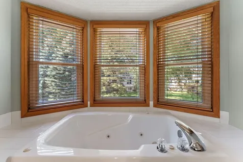 1946 Lochaven Alcove Woodbury MN 55125
